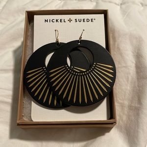 Nickel & Suede Leather Black Sunburst Earrings Size Medium